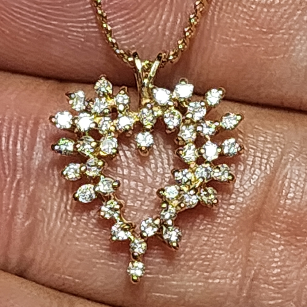 14k Italian 30 diamond heart pendant 20' inch Italian 14k serpentine necklace.